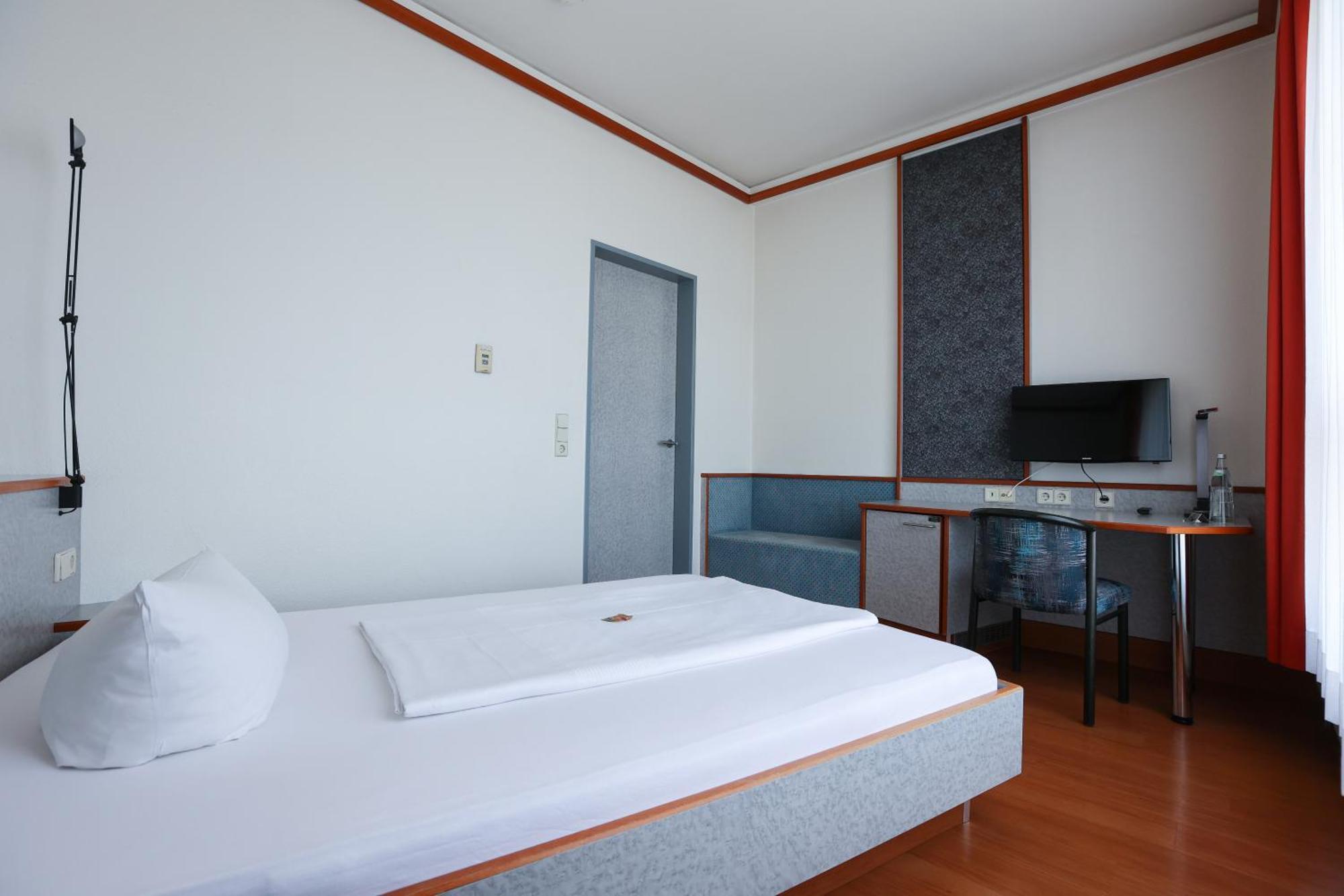 Hotel Blaubeurer Tor อูล์ม ภายนอก รูปภาพ